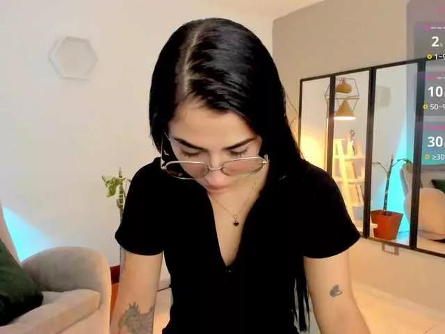 Laurabiel1 webcams show profile image 