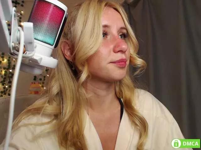 LavinellsX webcams show profile image 
