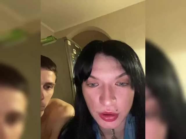 Laylay13 from BongaCams