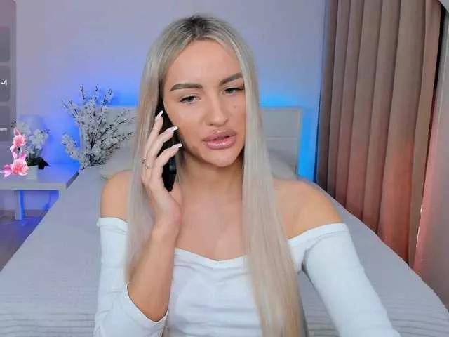 LeilaFlower from BongaCams