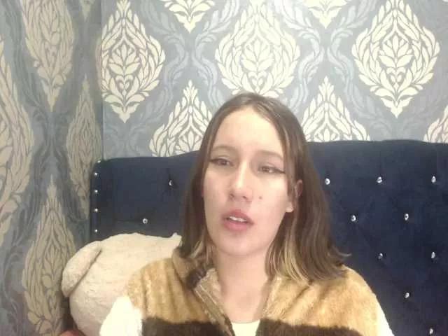 LeslyFoxx from BongaCams