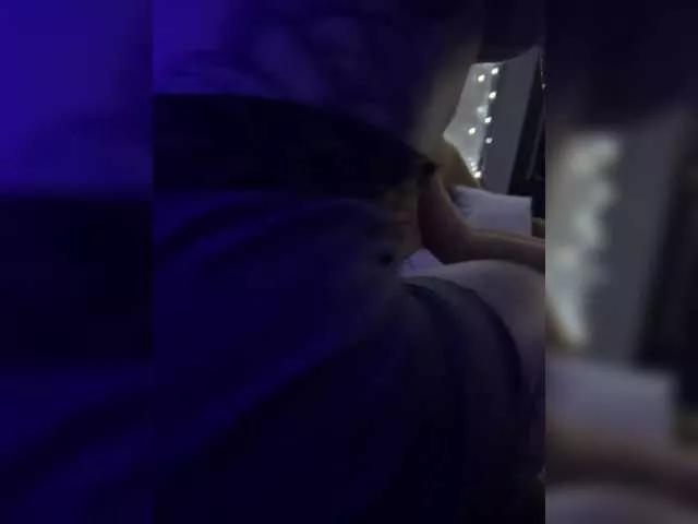 Letti28 from BongaCams