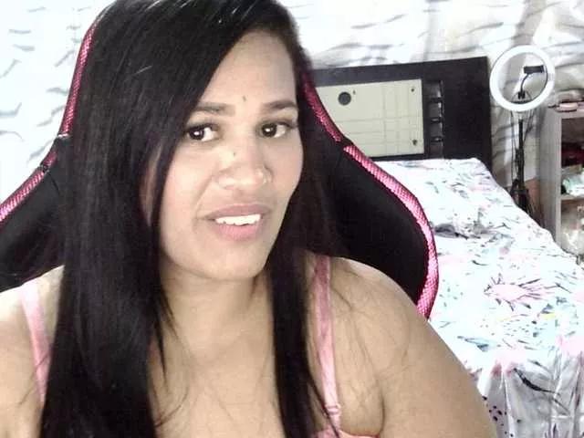 Letty33 webcams show profile image 