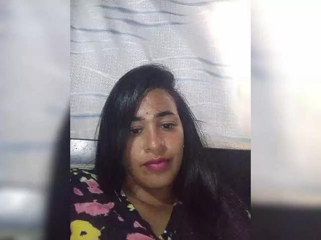 Letty33 from BongaCams