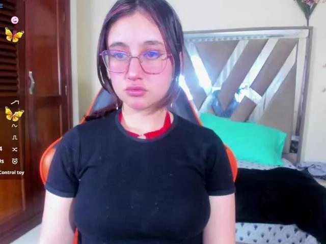 leyladarly from BongaCams