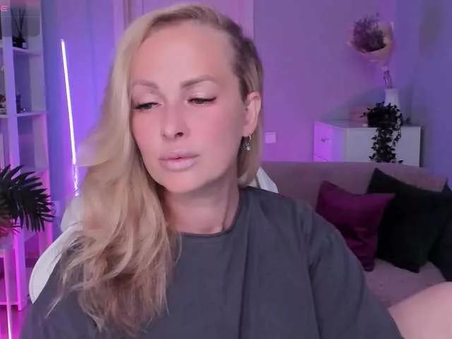 LibbyNora from BongaCams
