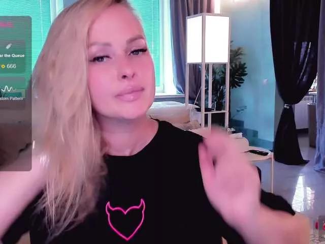 LibbyNora from BongaCams