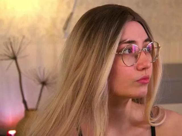 lili-meow from BongaCams