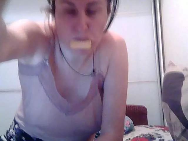 lily133 from BongaCams