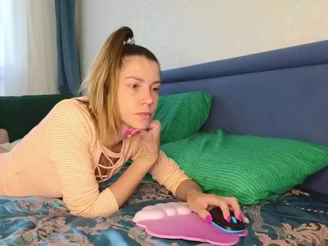 Lisi4ka-Basik from BongaCams