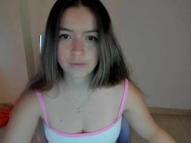 littleDanni from BongaCams