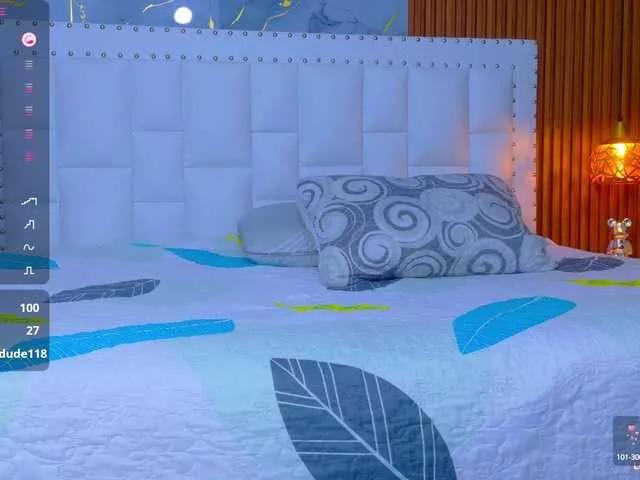 littleebonymommy from BongaCams