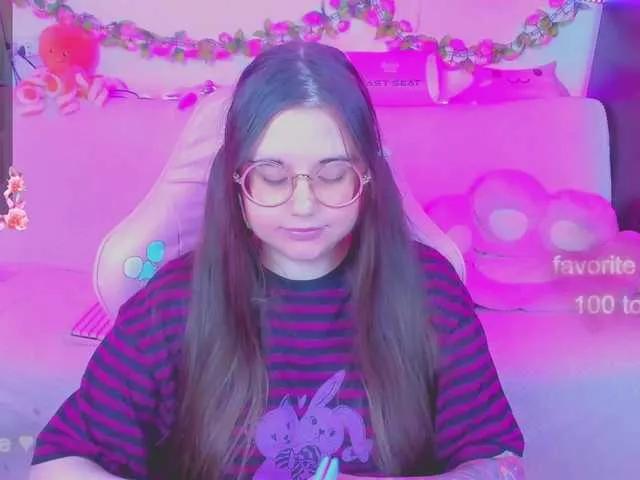 LittleKitsune from BongaCams