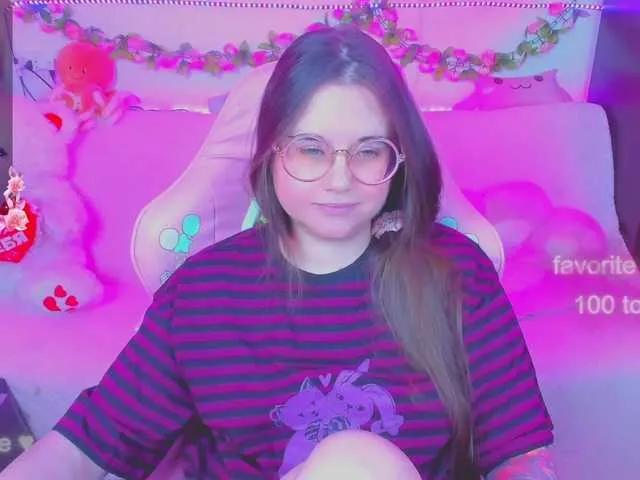 LittleKitsune from BongaCams