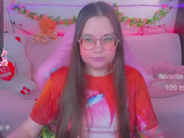 LittleKitsune from BongaCams