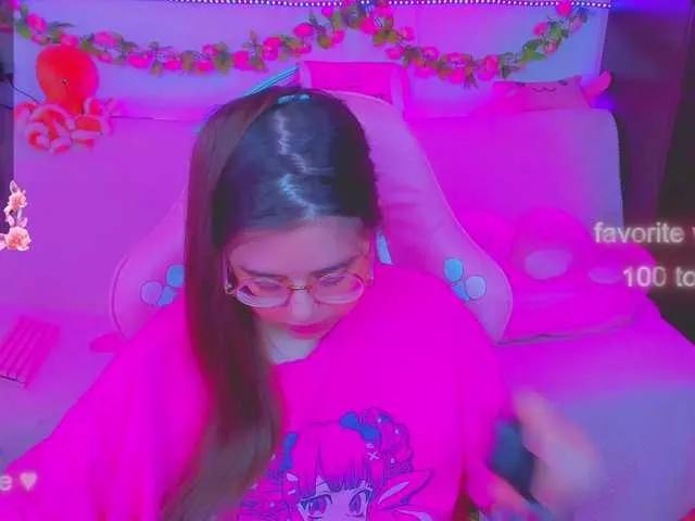 LittleKitsune from BongaCams