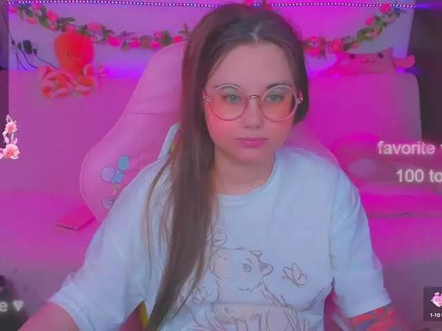 LittleKitsune from BongaCams