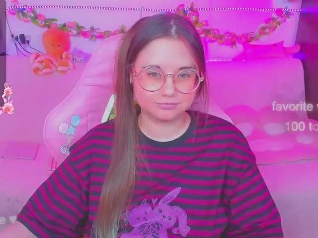 LittleKitsune from BongaCams