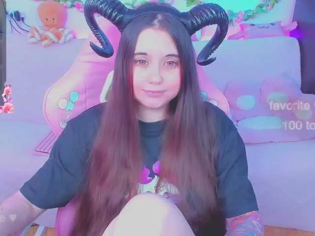 LittleKitsune from BongaCams