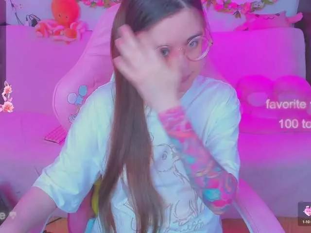 LittleKitsune from BongaCams
