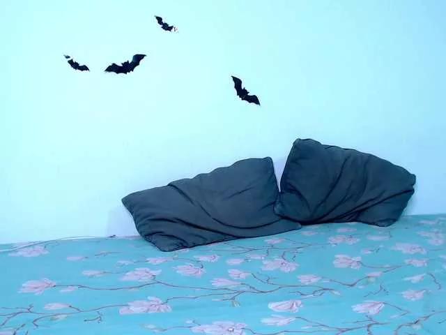 littleowlx from BongaCams