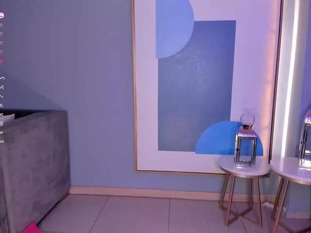 LizzHamilton from BongaCams