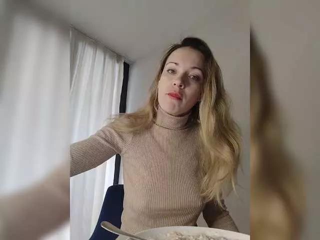 Lola3000 from BongaCams