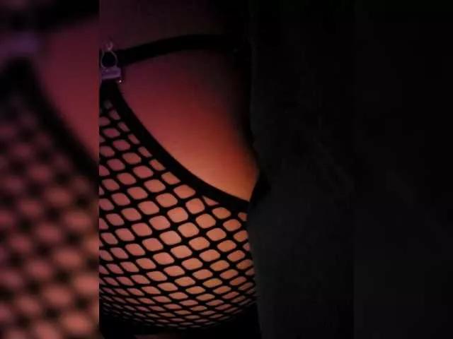 LolaLee from BongaCams