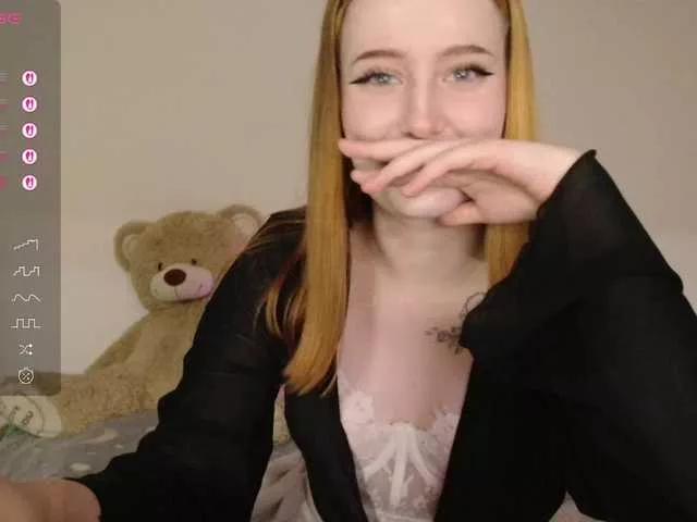 LolaMin from BongaCams