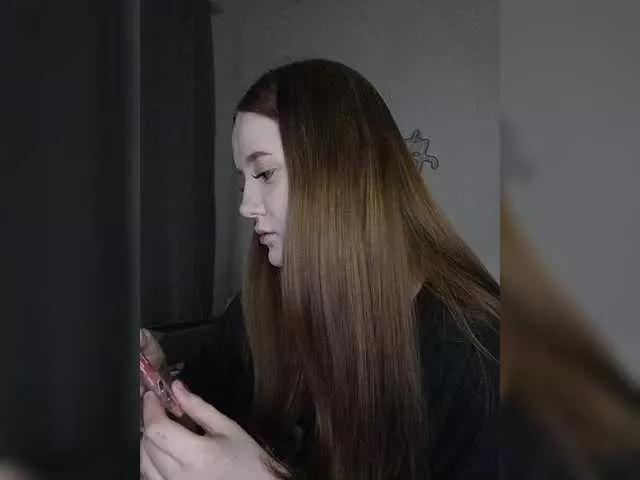 LolaMin from BongaCams