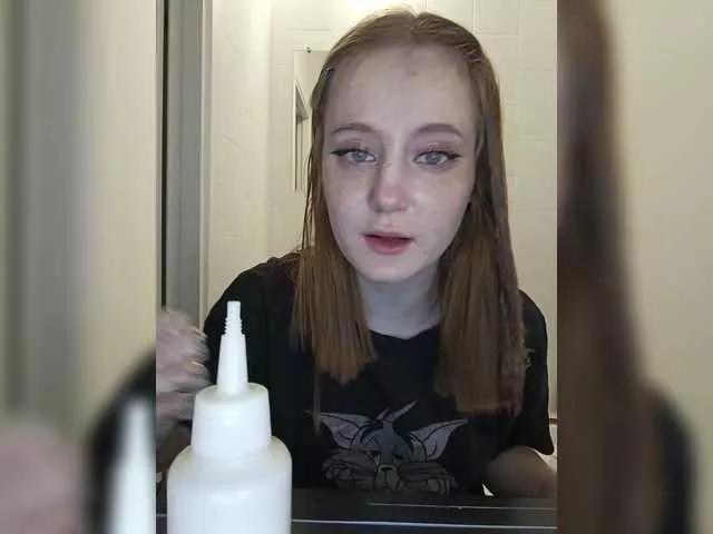 LolaMin from BongaCams