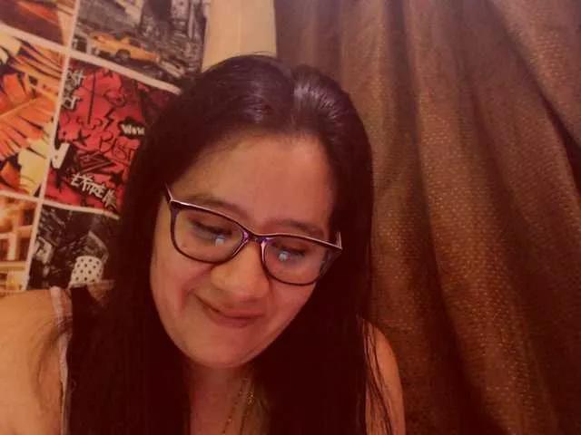lucyLUxxx on BongaCams
