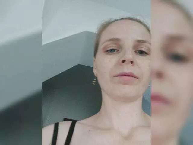 Lulu-Erotica from BongaCams