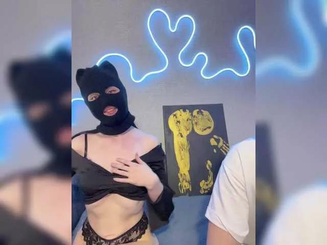 luxurycoup from BongaCams