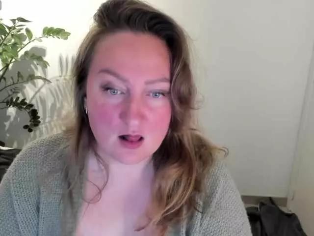 Madam-XL from BongaCams