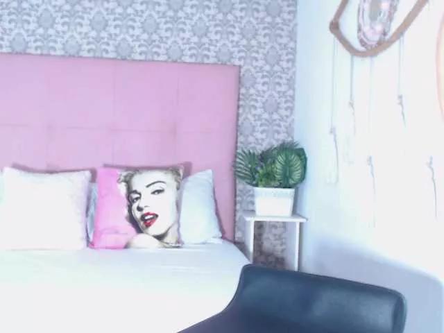 Maddy-Norton from BongaCams