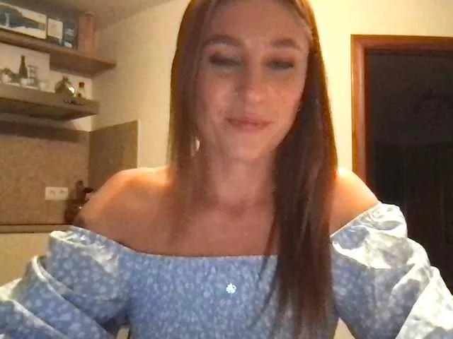 MaggieModest from BongaCams