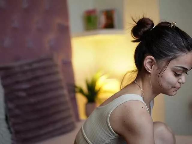 MaiaMini from BongaCams