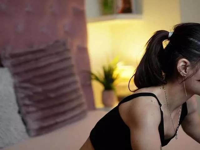 MaiaMini from BongaCams