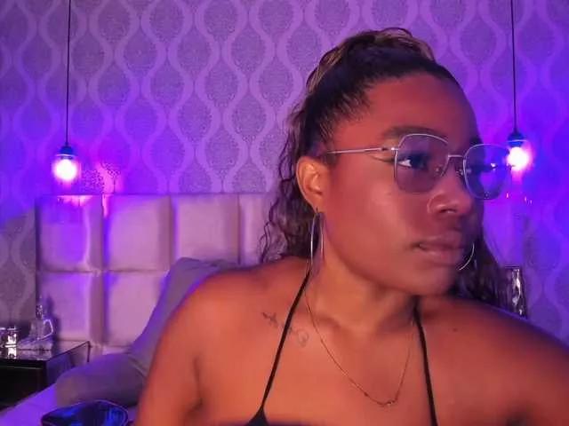 Malaika from BongaCams