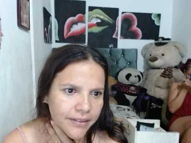 Manazahot99 from BongaCams