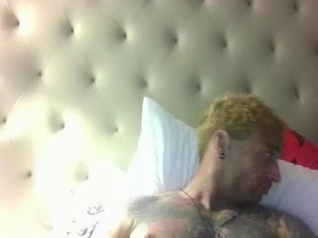 Marckandkim webcams show profile image 