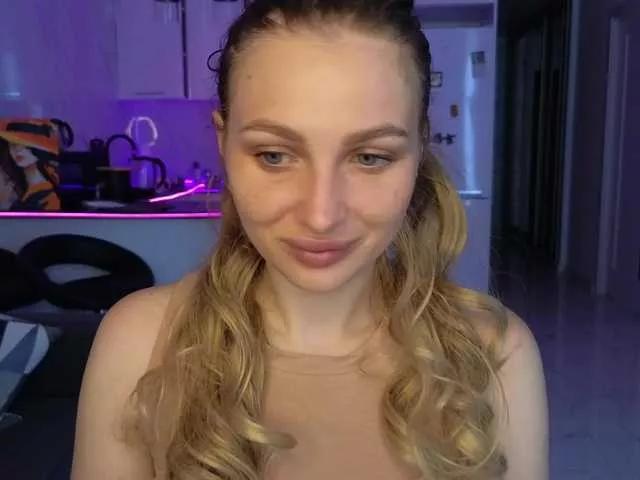 MellicaX from BongaCams