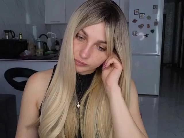 MellicaX from BongaCams