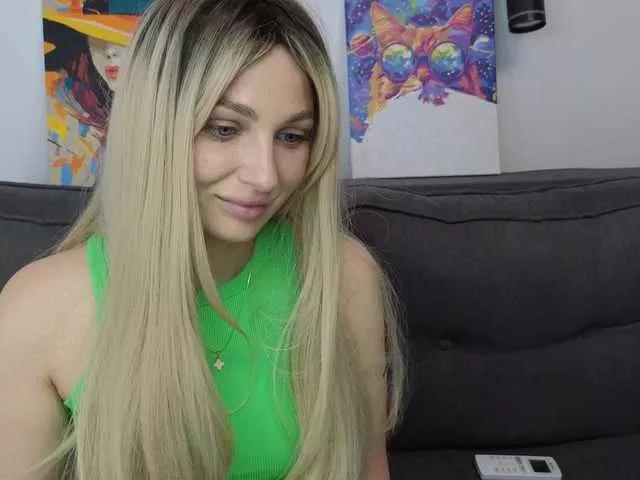 MellicaX from BongaCams