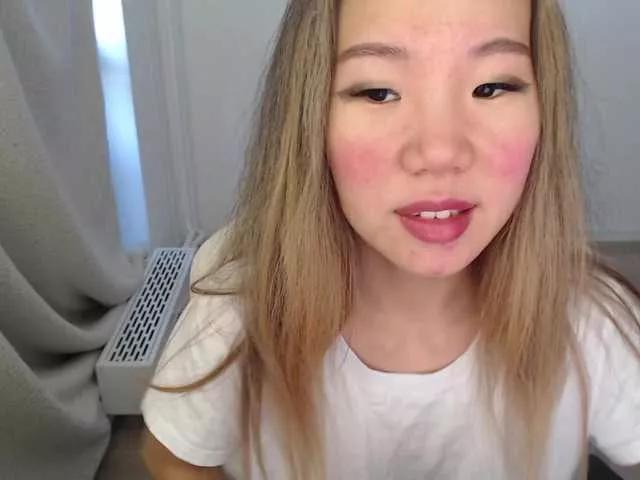 Mellobal from BongaCams