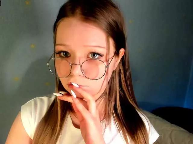 MelMooon from BongaCams