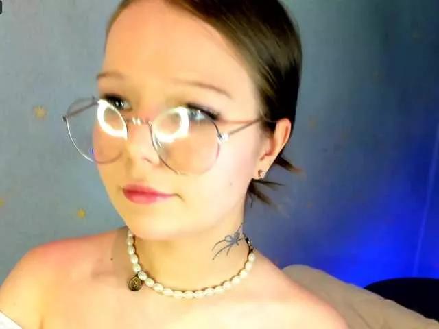 MelMooon from BongaCams