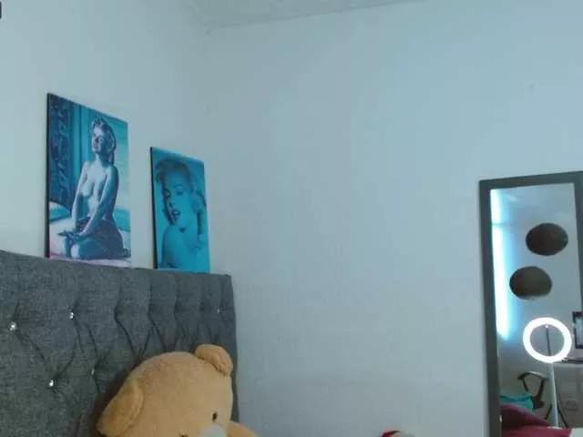 MiaaDavis from BongaCams