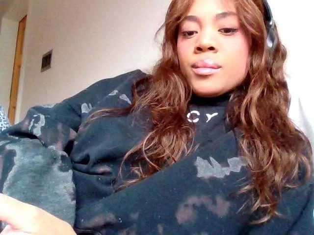 MiaMuffn from BongaCams